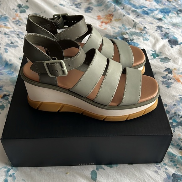 Sorel Joanie III Ankle Strap - Picture 2 of 5